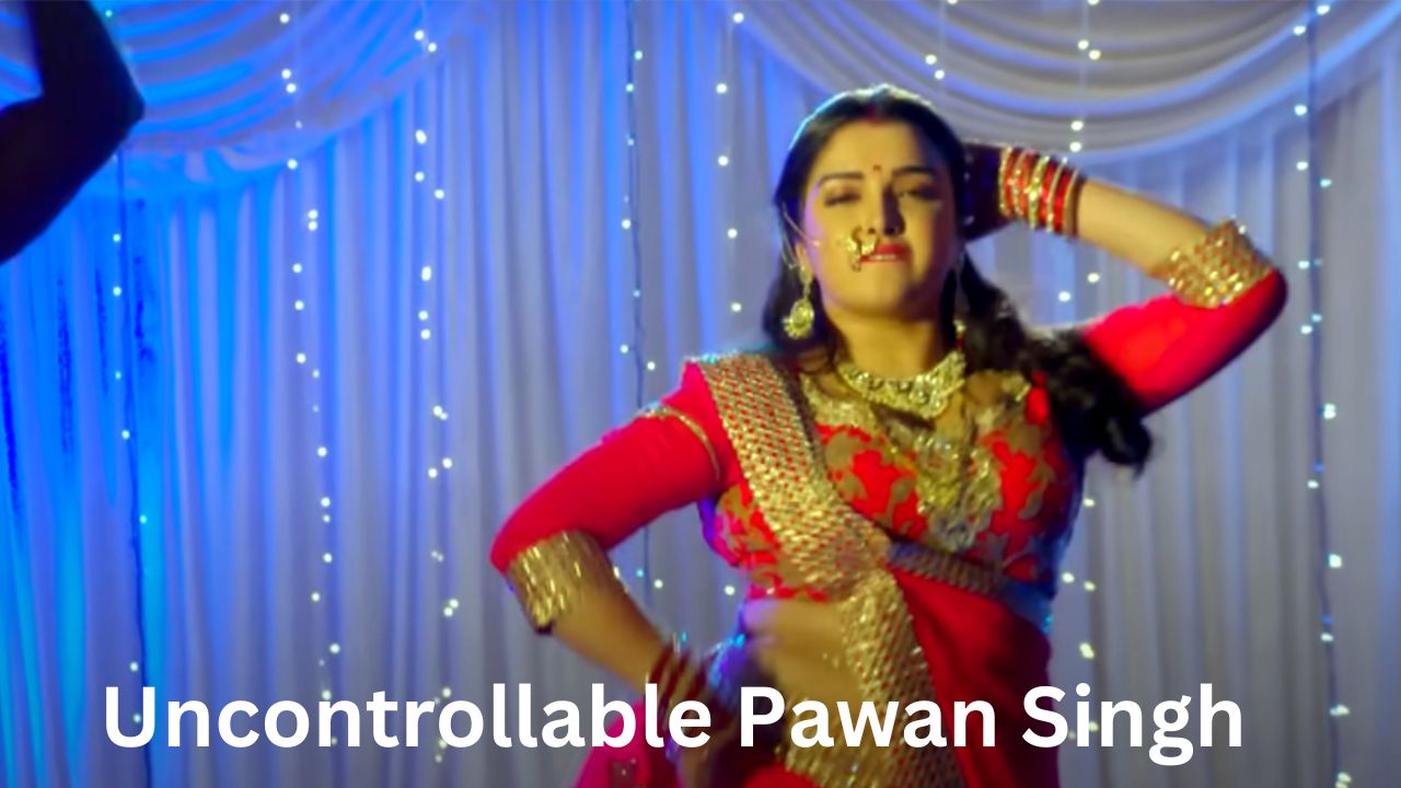 Uncontrollable Pawan Singh watching Amrapali Dub’s luscious dance